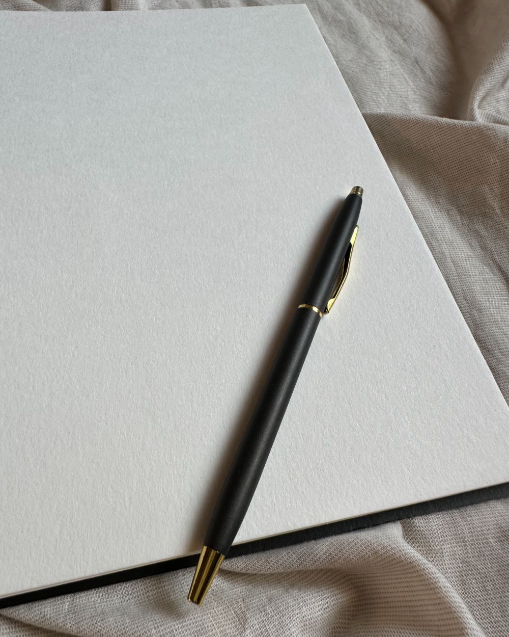 Grey Pen | Blue ink