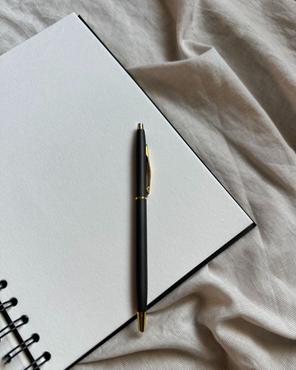 Grey Pen | Blue ink